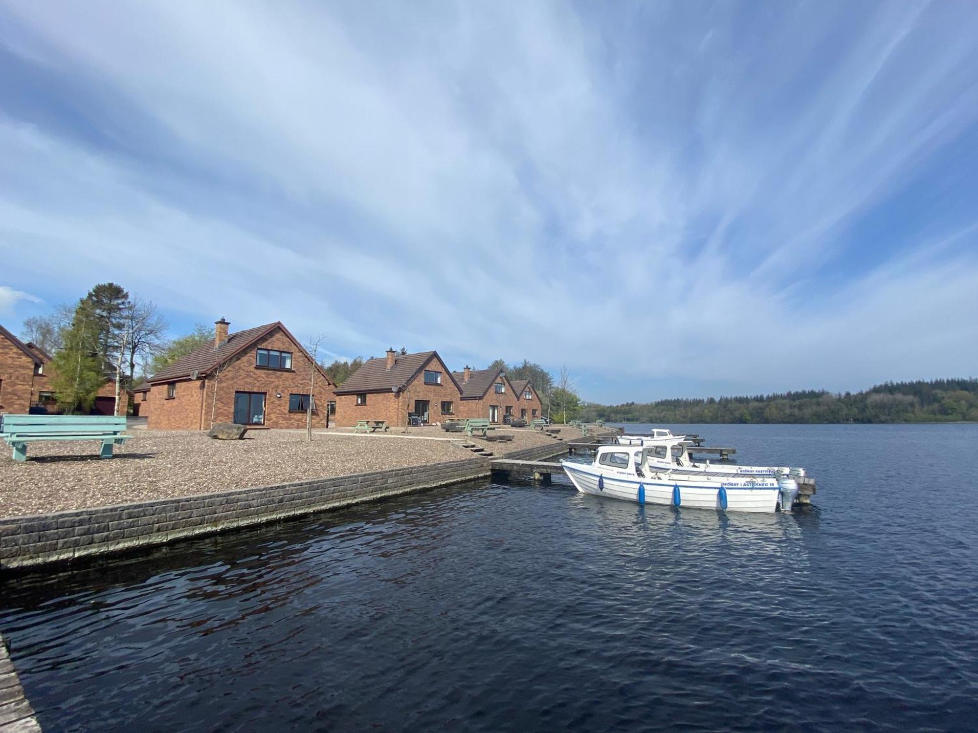 Tullybay Holiday Lodges Enniskillen Exteriér fotografie